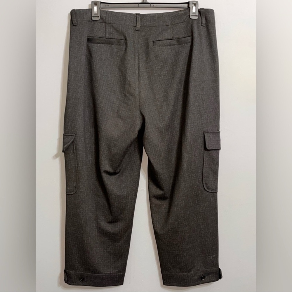 LIVERPOOL Utility Crop w/Tab
Hem & Cargo Pockets size 16 - Picture 6 of 10
